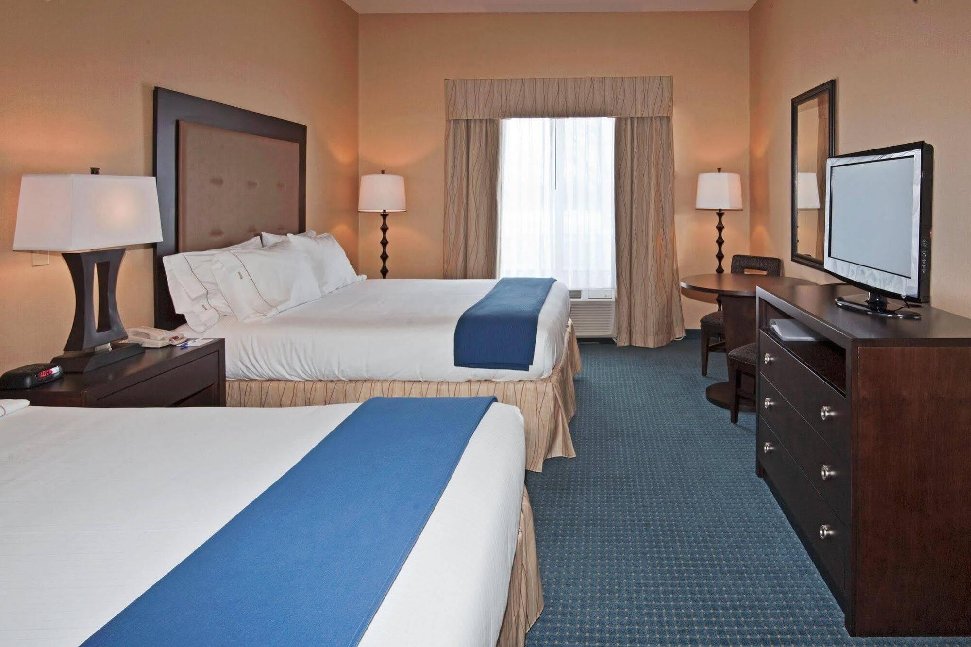 Holiday Inn Express & Suites Detroit - Novi By Ihg Exterior photo